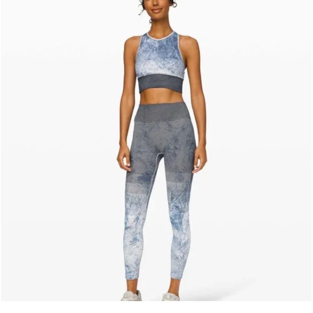 Lululemon Ebb to Train Tight Luna Wash
Tie Dye Seamless